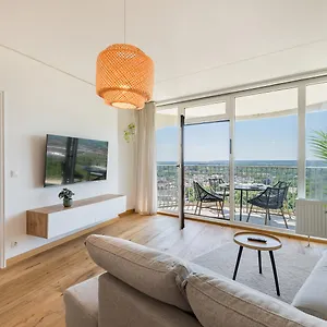 Butler Skyline Netflix Augsburg